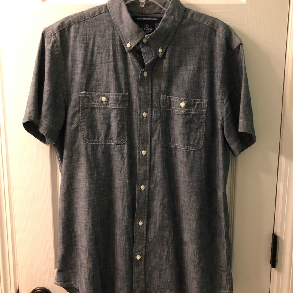 NWOT - Old Navy chambray short sleeve button down.